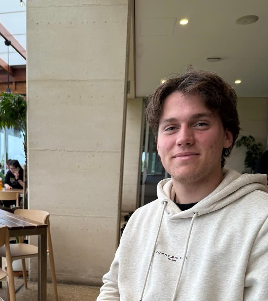 David, tutor offering online and in-person lessons at KIS Academics