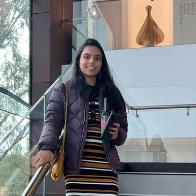 Profile photo of Aakrati, tutor offering online and in-person lessons at KIS Academics