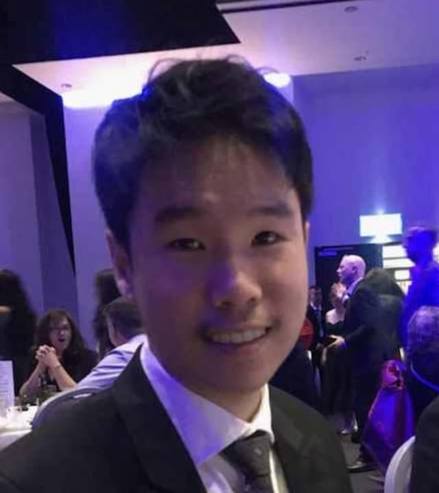 Profile photo of Warren, tutor offering online and in-person lessons at KIS Academics