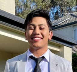 Priyesh, tutor offering online and in-person lessons at KIS Academics