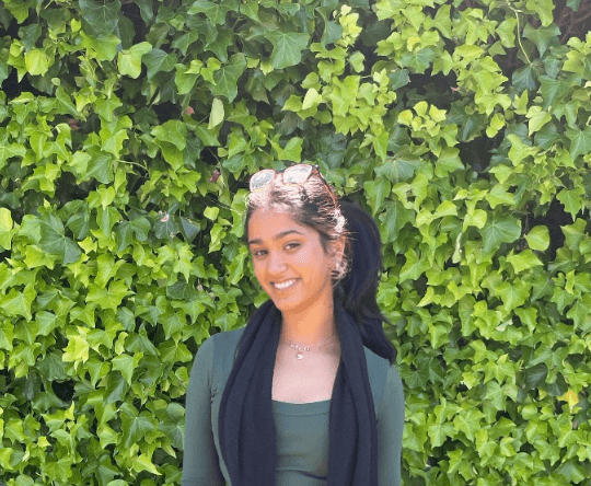 Profile photo of Shriya, tutor offering online and in-person lessons at KIS Academics