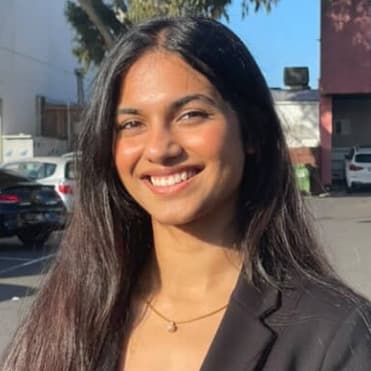 Profile photo of Nayana, tutor offering online and in-person lessons at KIS Academics