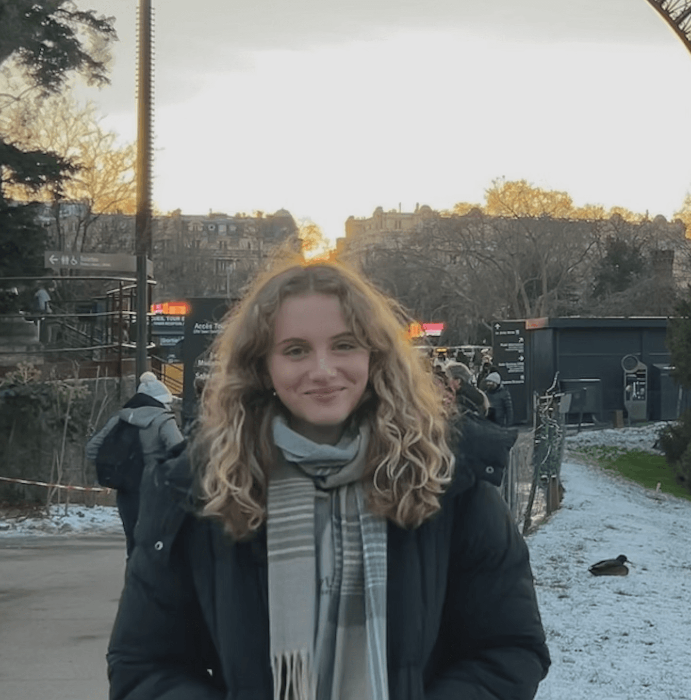 Alli, tutor offering online and in-person lessons at KIS Academics