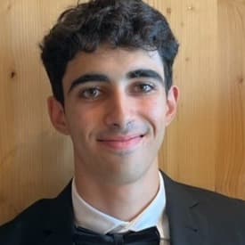 Profile photo of Nayl, tutor offering online and in-person lessons at KIS Academics