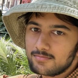 Asir, tutor offering online and in-person lessons at KIS Academics