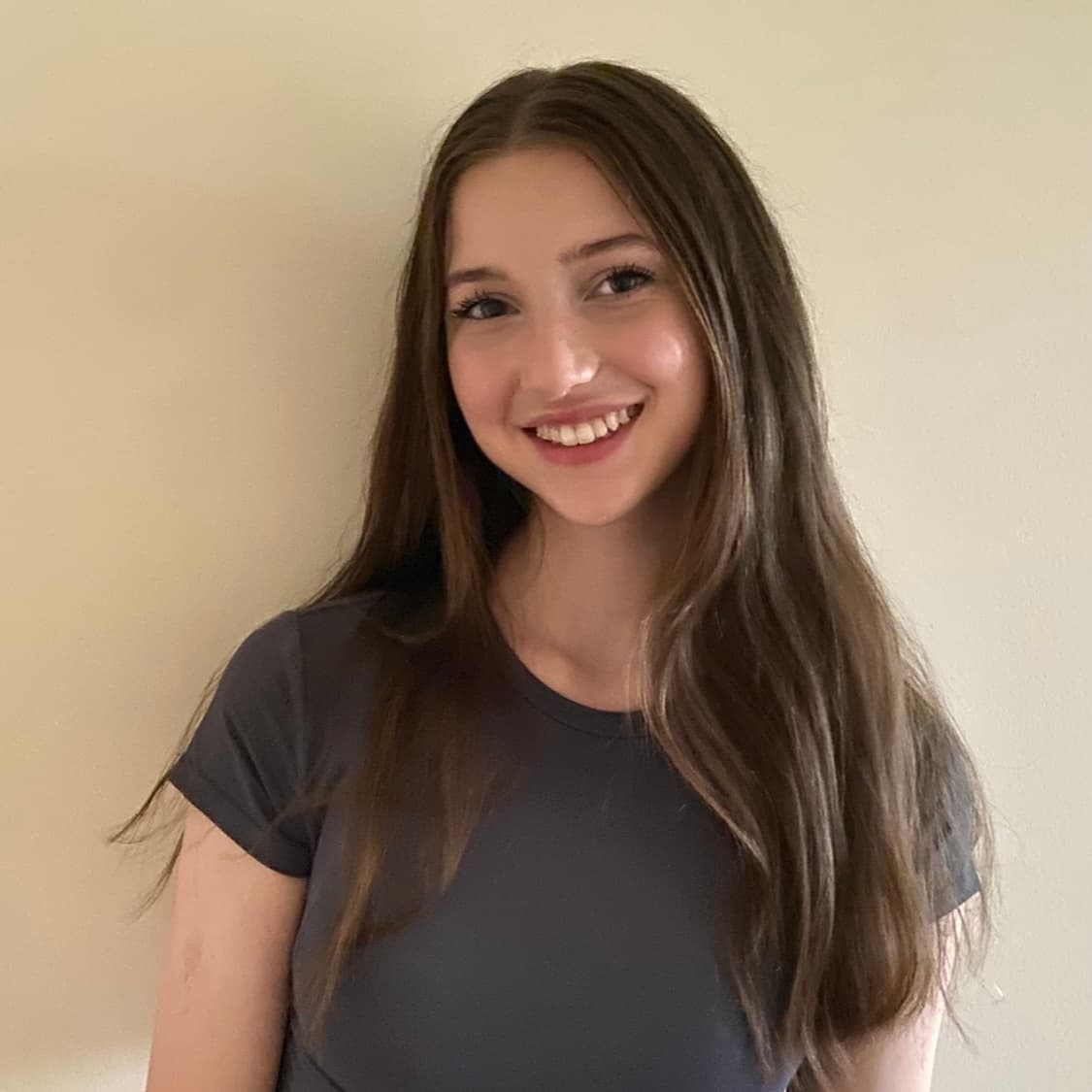 Sienna, tutor offering online and in-person lessons at KIS Academics