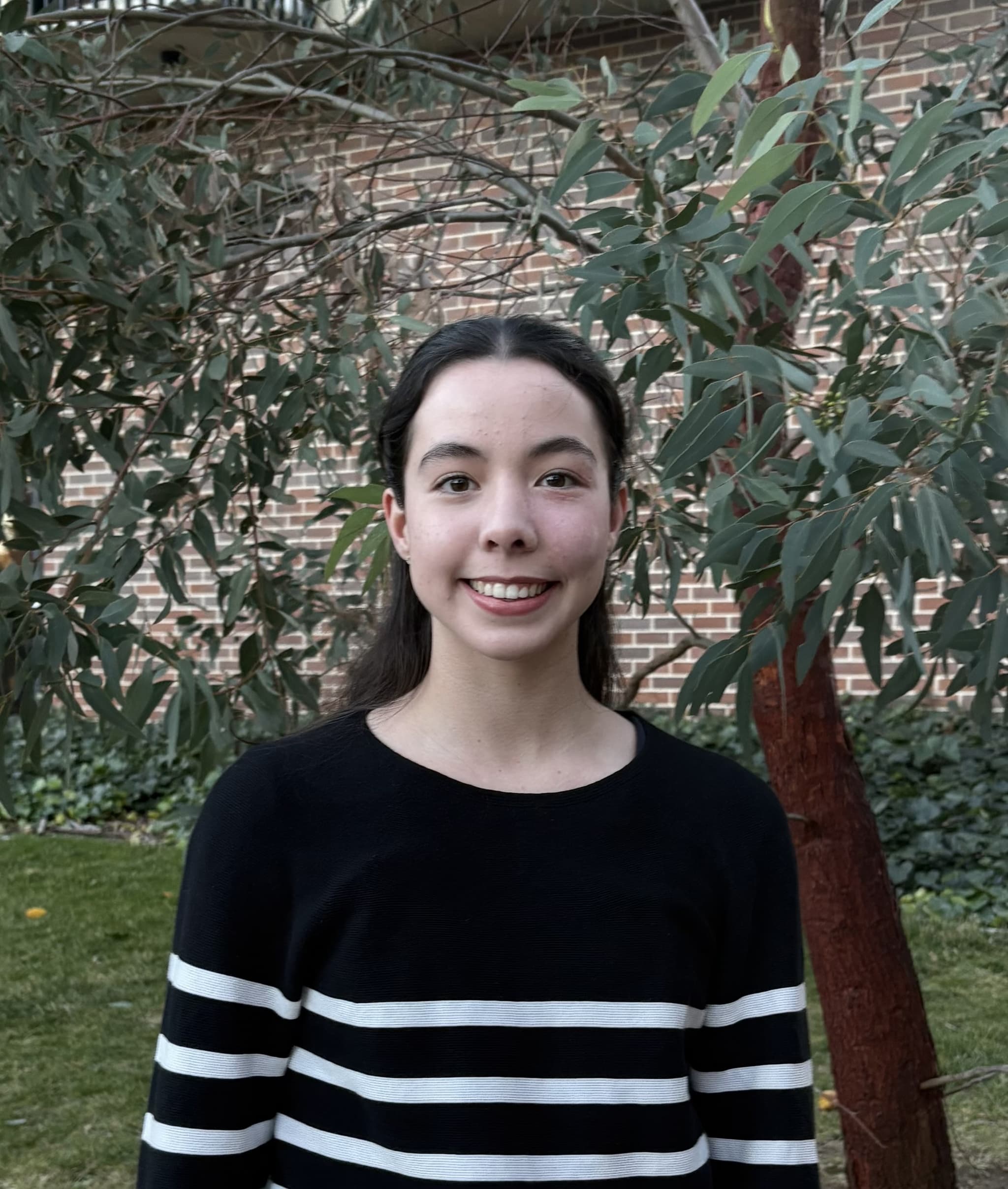 Charlotte, tutor offering online and in-person lessons at KIS Academics