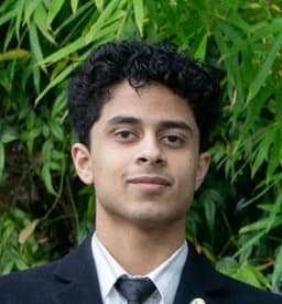 Jeevesh, tutor offering online and in-person lessons at KIS Academics