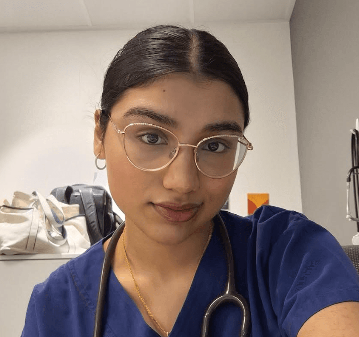 Sarah, tutor offering online and in-person lessons at KIS Academics