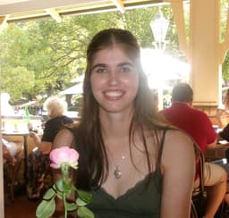 Caitlin, tutor offering online and in-person lessons at KIS Academics