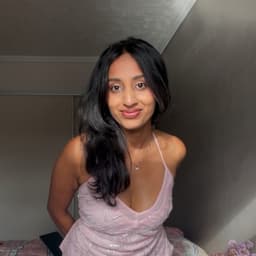 Avanthika, tutor offering online and in-person lessons at KIS Academics