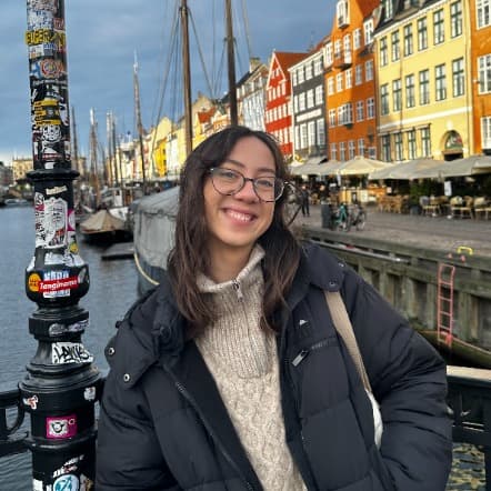 Profile photo of Johanna, tutor offering online and in-person lessons at KIS Academics