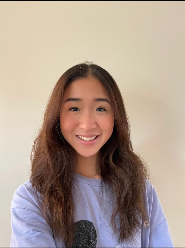 Profile photo of Nicole, tutor offering online and in-person lessons at KIS Academics