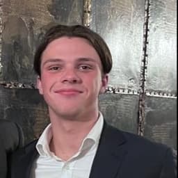 Tom, tutor offering online and in-person lessons at KIS Academics