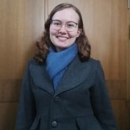 Elizabeth, tutor offering online and in-person lessons at KIS Academics