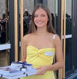 Zara, tutor offering online and in-person lessons at KIS Academics