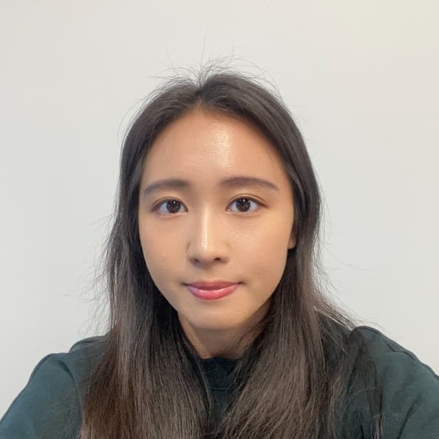 Profile photo of Cindy, tutor offering online and in-person lessons at KIS Academics