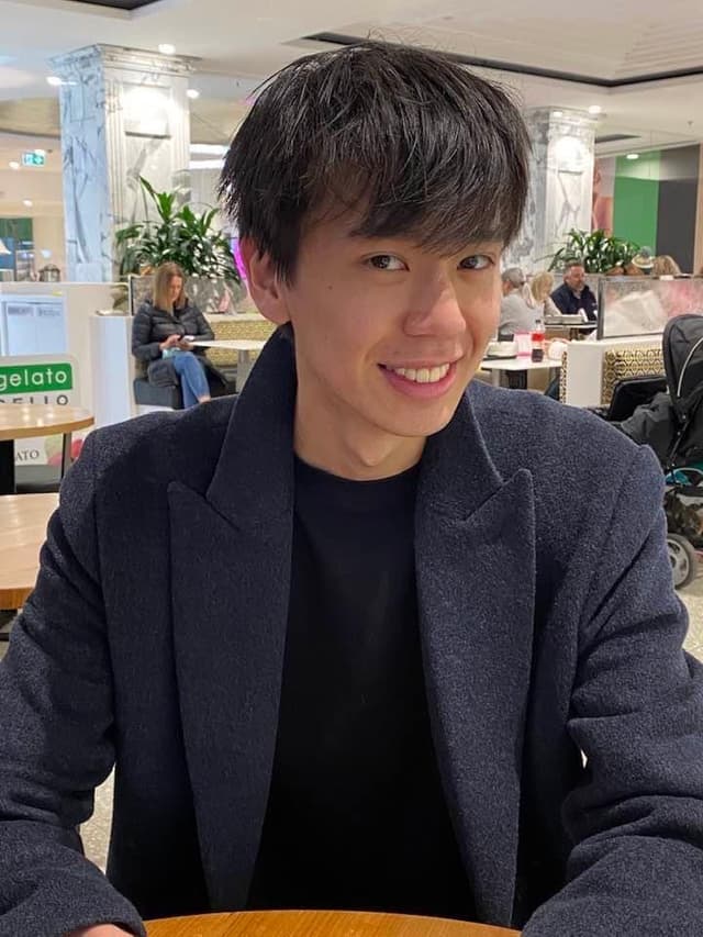 Profile photo of Alex, tutor offering online and in-person lessons at KIS Academics