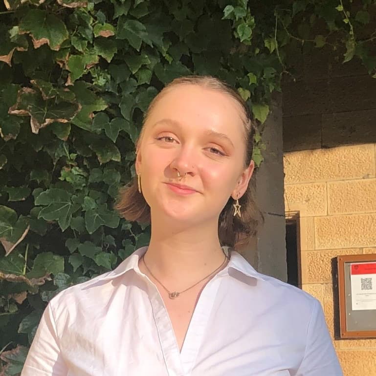 Amelia, tutor offering online and in-person lessons at KIS Academics