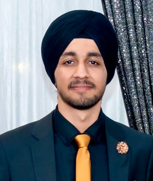 Ridheypreet, tutor offering online and in-person lessons at KIS Academics