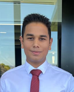 Harsimrat, tutor offering online and in-person lessons at KIS Academics