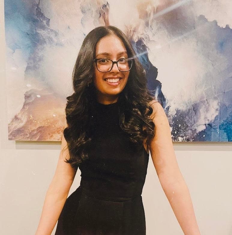 Pooja, tutor offering online and in-person lessons at KIS Academics