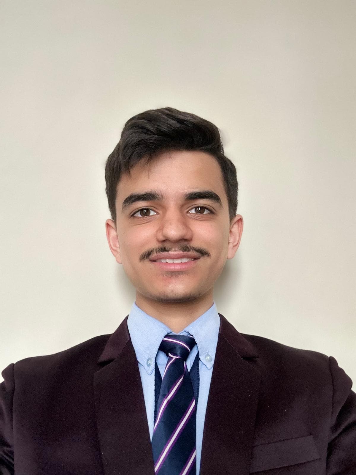 Hard, tutor offering online and in-person lessons at KIS Academics