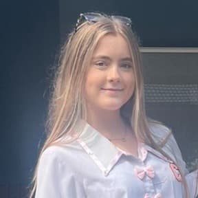 Profile photo of Charlotte, tutor offering online and in-person lessons at KIS Academics