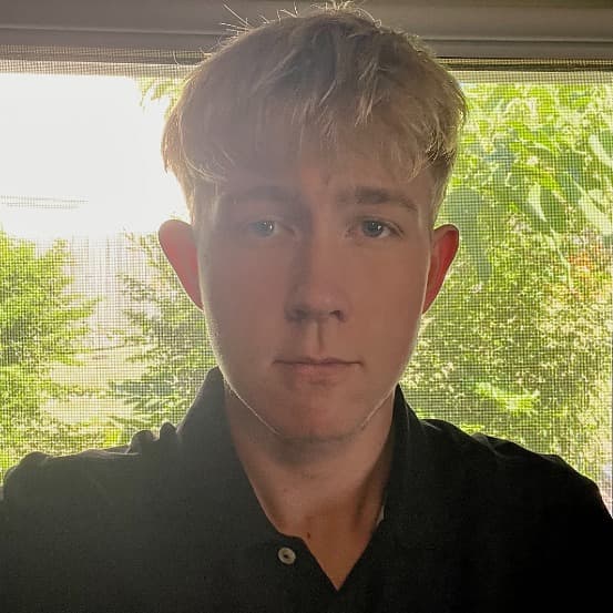 Archi, tutor offering online and in-person lessons at KIS Academics