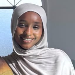 Shareefa, tutor offering online and in-person lessons at KIS Academics