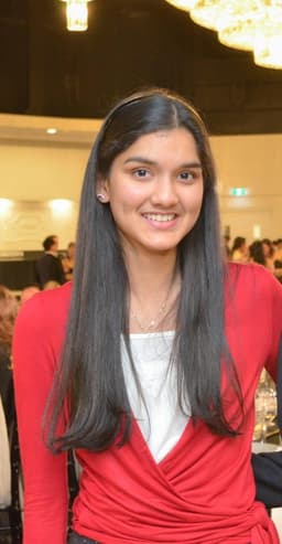 Shania, tutor offering online and in-person lessons at KIS Academics