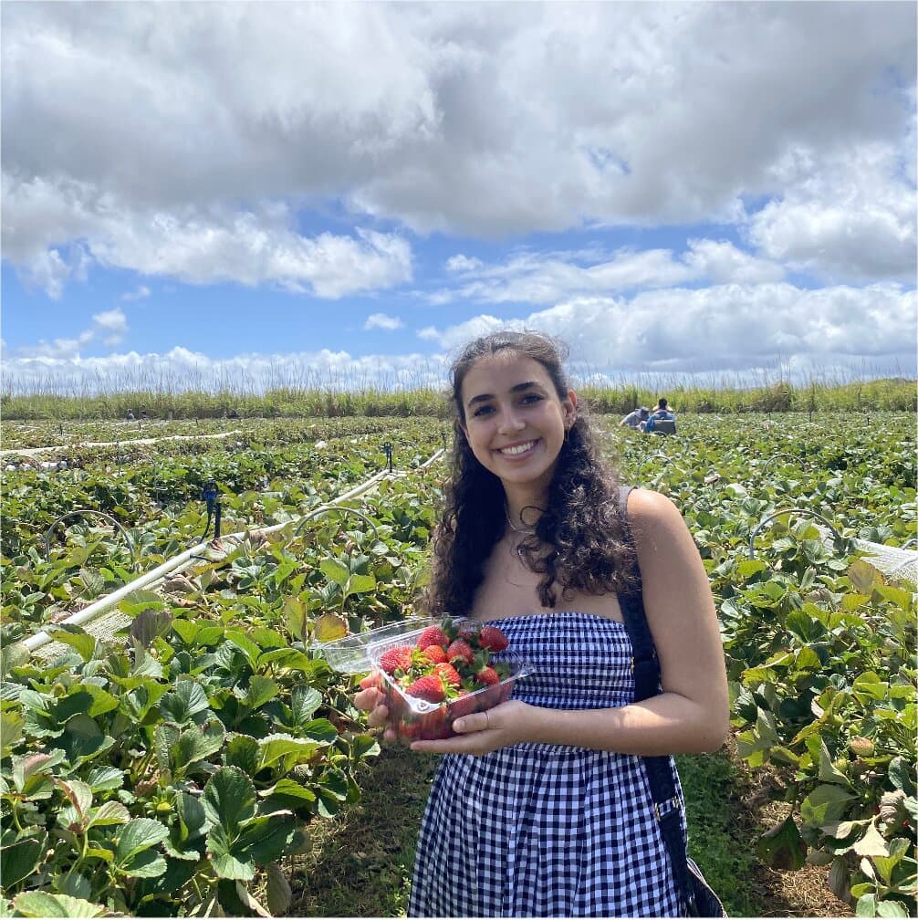 Emma, tutor offering online and in-person lessons at KIS Academics