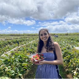 Emma, tutor offering online and in-person lessons at KIS Academics