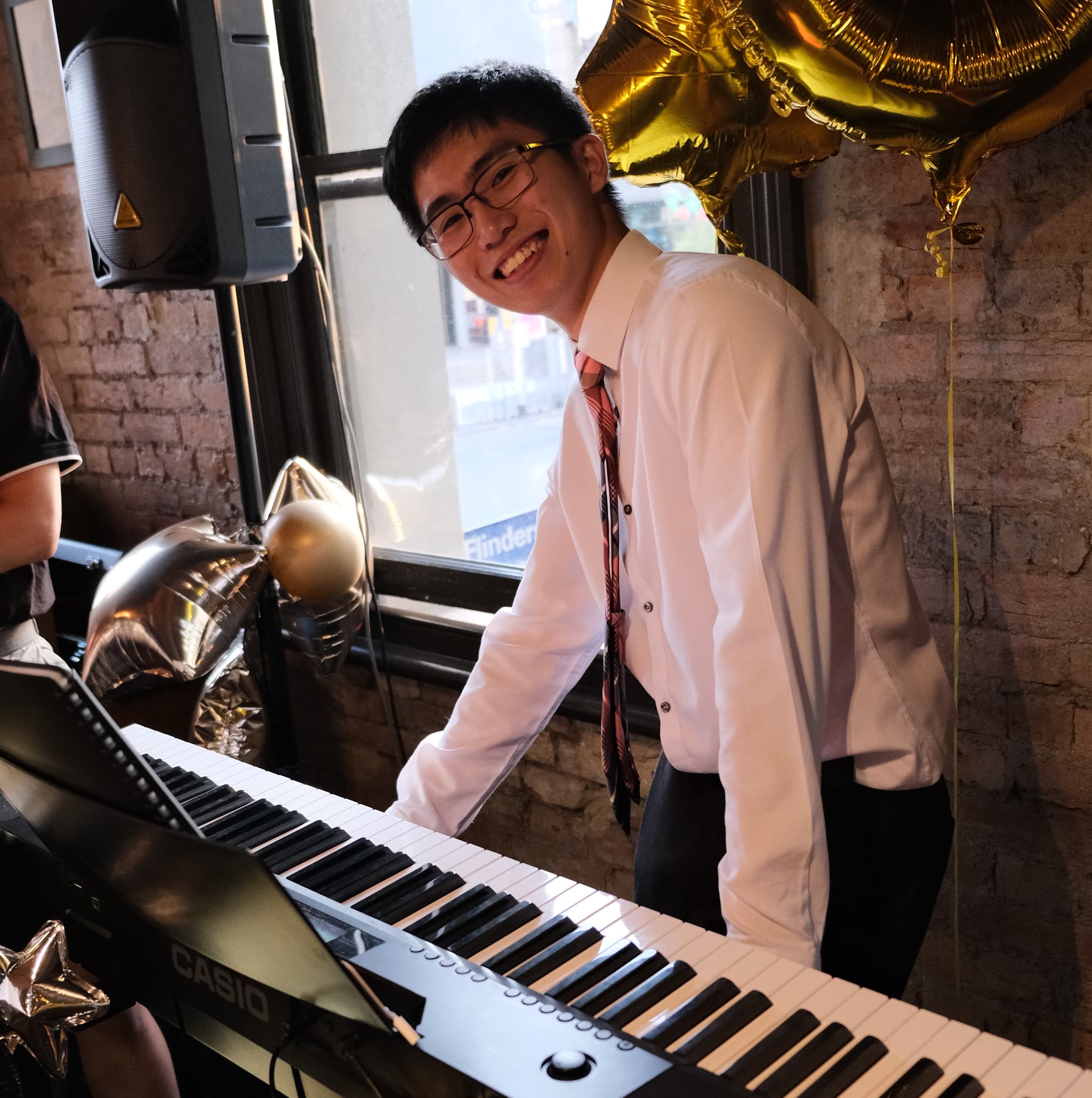 Oscar, tutor offering online and in-person lessons at KIS Academics