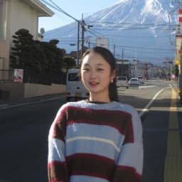 Anna, tutor offering online and in-person lessons at KIS Academics